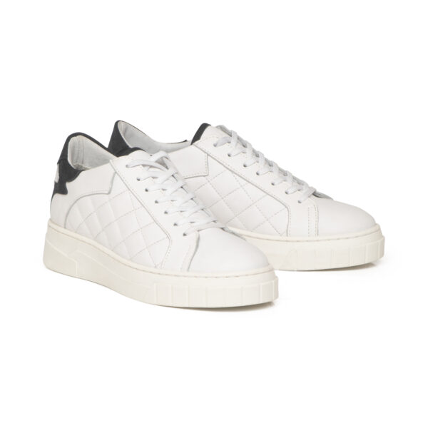 french sole Moocher in White Quilt/Grid Sole (MCH118)