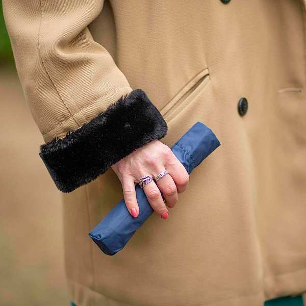 Fulton Umbrellas Span Class="mob-item-title">Aerolite 1 - Navy