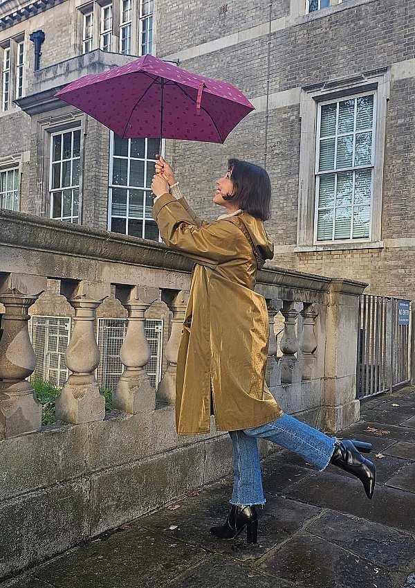Fulton Umbrellas Span Class="mob-item-title">Aerolite 2 - Rose Bud