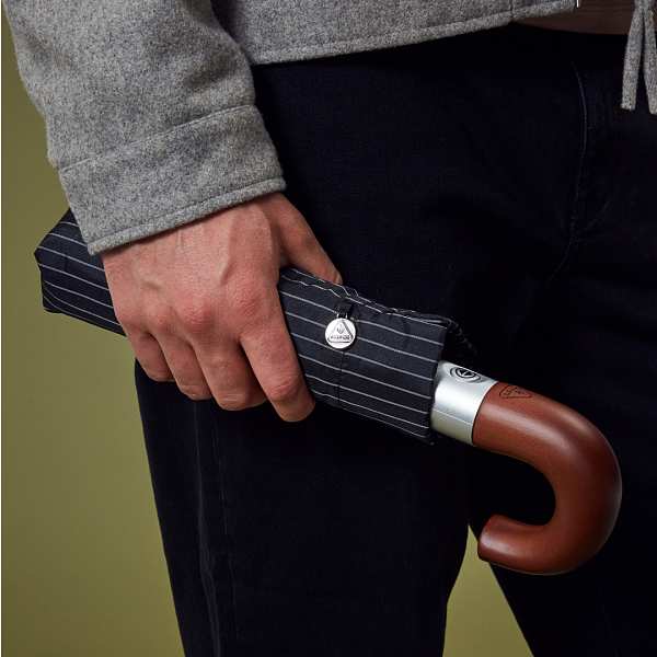 Fulton Umbrellas Span Class="mob-item-title">Chelsea 2 - City Stripe Black Grey