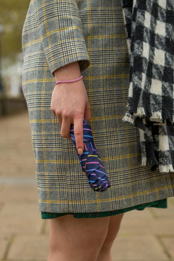 Fulton Umbrellas Span Class="mob-item-title">Superslim 2 - Rainbow Pinstripes