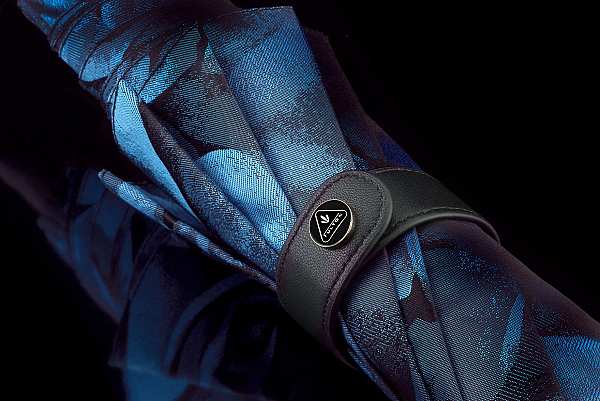 fulton umbrellas span class="mob-item-title">The Princess - Navy Rose