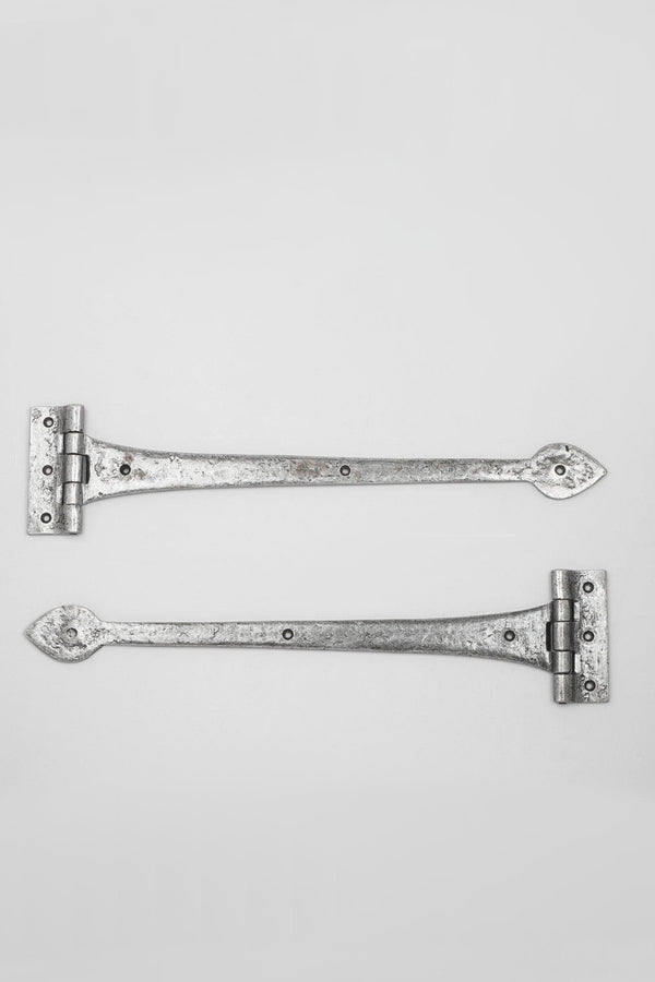 g decor 18" Gothic Tee Door Hinge Pair in Pewter Finish