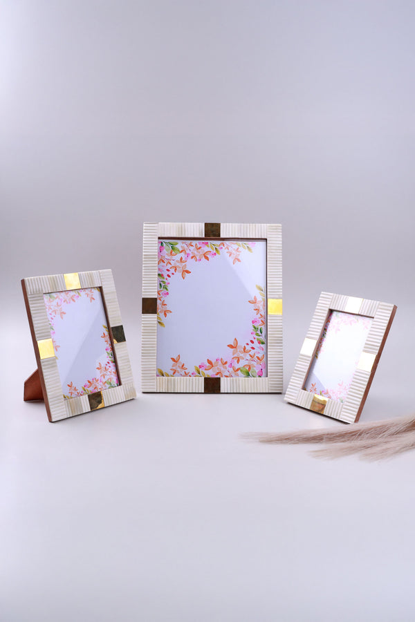 g decor Julienne Handcrafted Horn Bone Photo Frame Ribbed Cream with Aged Brass Inlay Picture Display Small