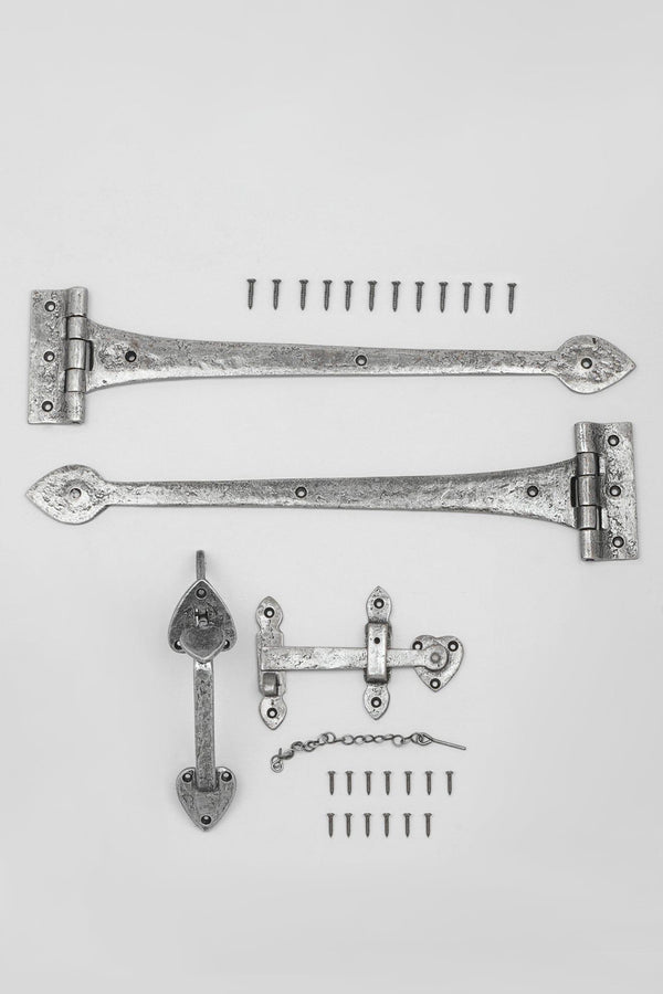 g decor Pack of 18" Gothic Tee Hinge Pair and Heavy Thumb Door Latch in Pewter Finish Pewter