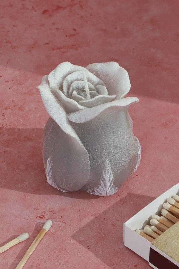 g decor Rosabella Grey Mist Rose Hand-Finished Sculpted Rose Candle in Gentle Grey