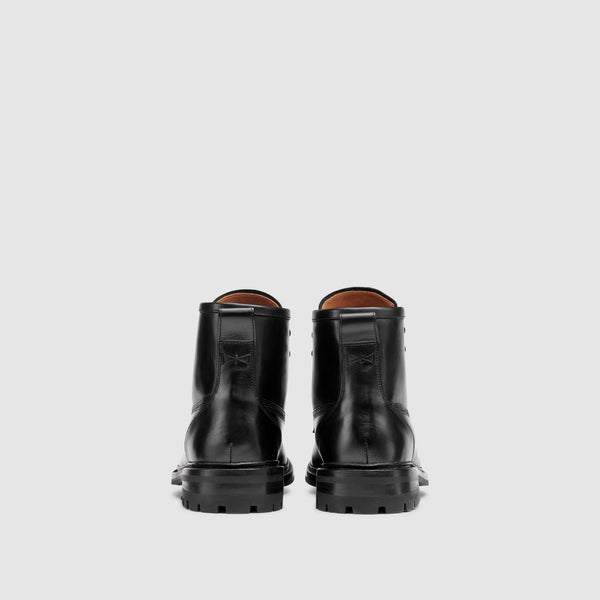 G.h. Bass & Co MENS CHASE MOC TOE BOOT Black