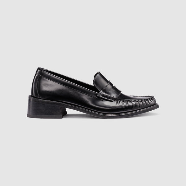 G.h. Bass & Co WOMENS WHITNEY HEEL LOAFER Black