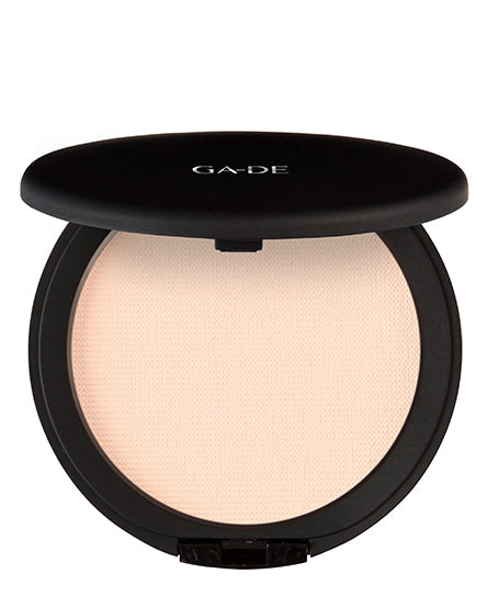 ga de BASICS Smoothing Silky Pressed Powder