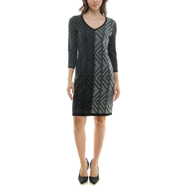 gabby skye MAISON TARA TWO TONE CHEVRON PRINT MINI SWEATER DRESS HEATHER GRAPHITE/HEATHER GREY