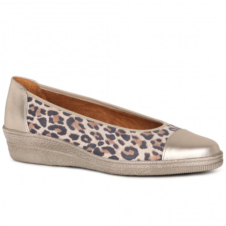 gabor Gabor Petunia Womens Accent Low Heeled Pumps