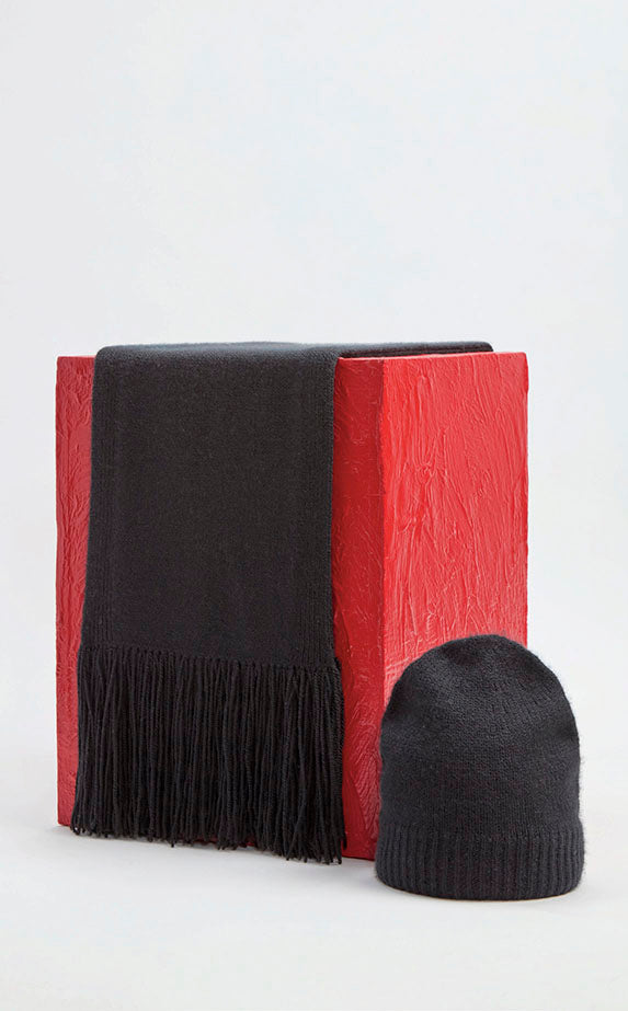 Gabriela Hearst Staffordshire Knit Fringe Scarf In Black Cashmere