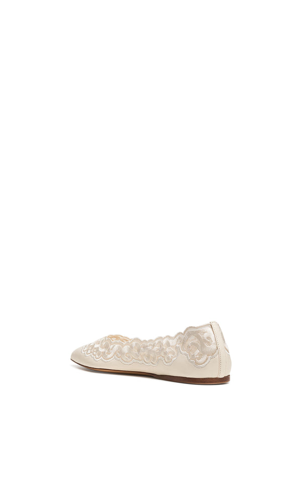 Gabriela Hearst Ziva Flat Shoe In Ivory Nappa Leather And Silk Lace