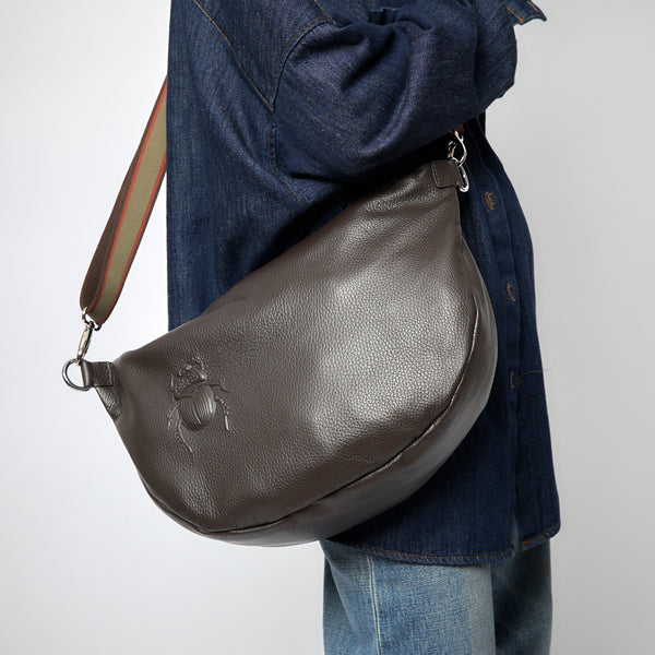 Gabriele Frantzen Belt Bag XXL- Scarabmotive Chocolate Grain