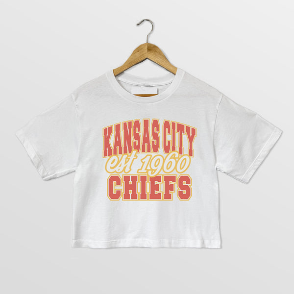 gameday couture KANSAS CITY CHIEFS DEEP ROOTS BOXY FIT CROPPED TEE