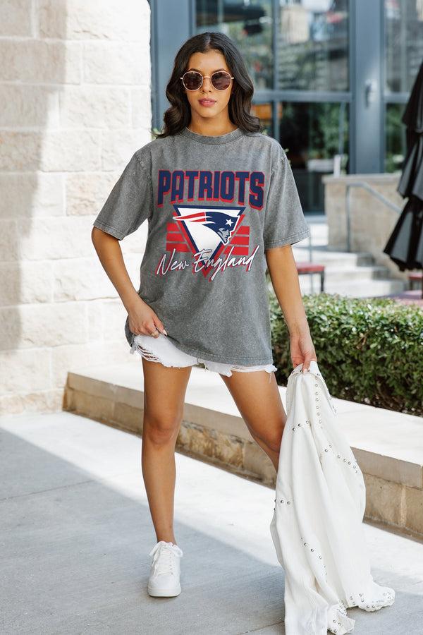 gameday couture NEW ENGLAND PATRIOTS Play It Forward Oversized Crewneck Tee