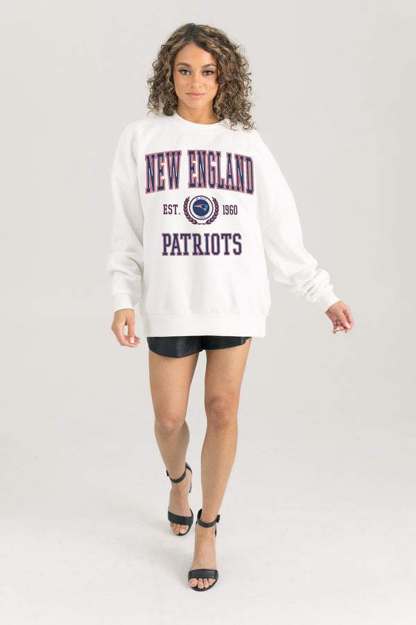 gameday couture NEW ENGLAND PATRIOTS Timeless Triumph Fleece Crewneck Pullover