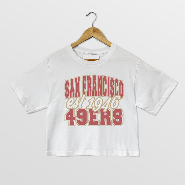 gameday couture SAN FRANCISCO 49ERS DEEP ROOTS BOXY FIT CROPPED TEE