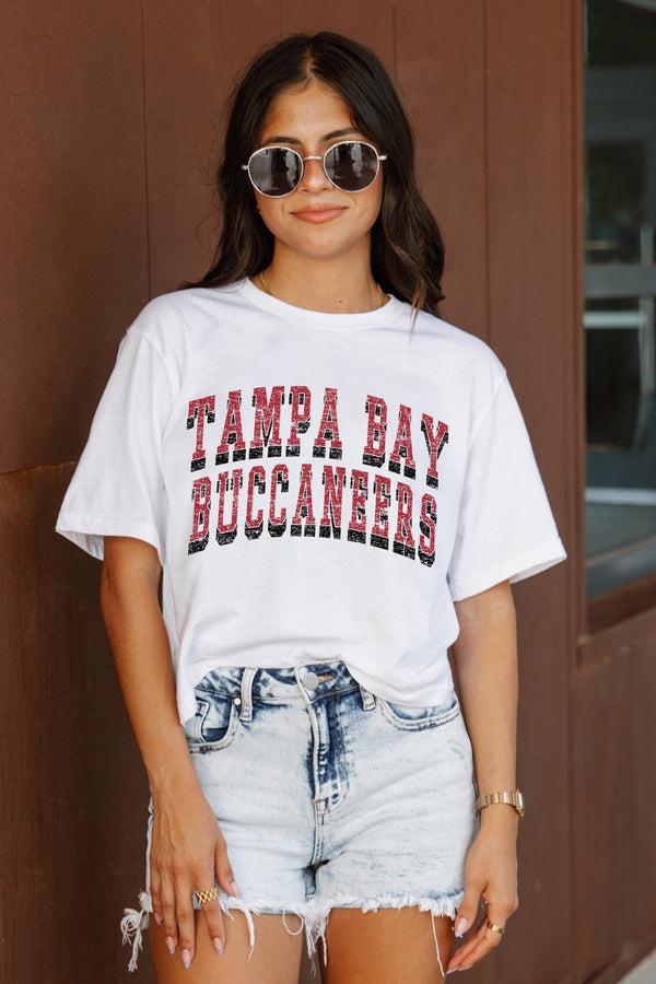 Gameday Couture TAMPA BAY BUCCANEERS Claim To Fame Boxy-Fit Crop Tee