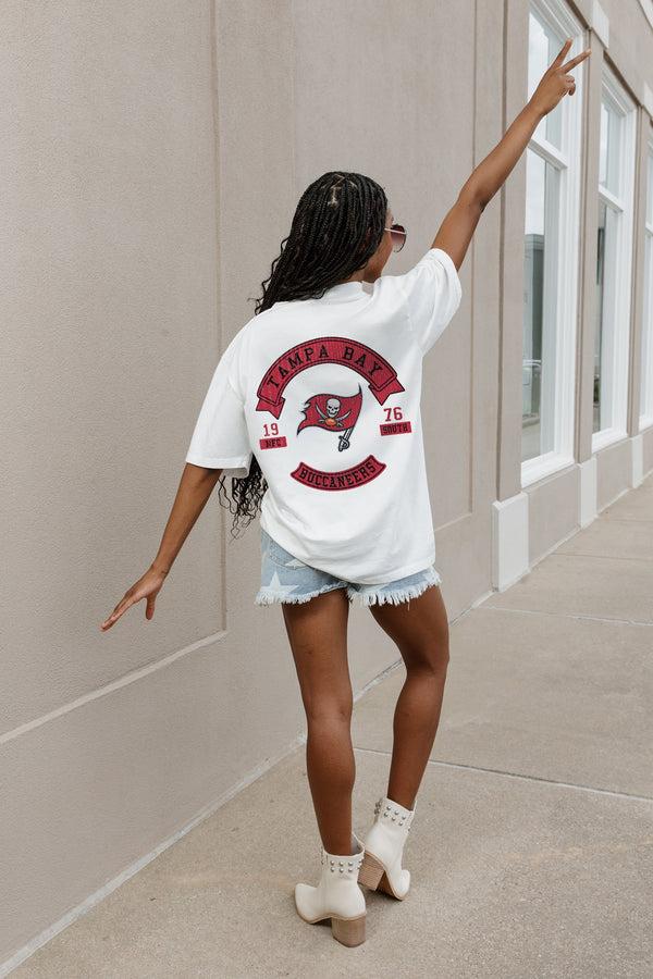 gameday couture TAMPA BAY BUCCANEERS Out Of Bounds Oversized Crewneck Tee