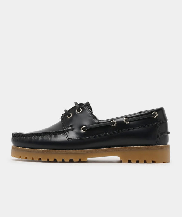 garment project Ollie Boat Shoe Black Polido Leather / Gum Sole