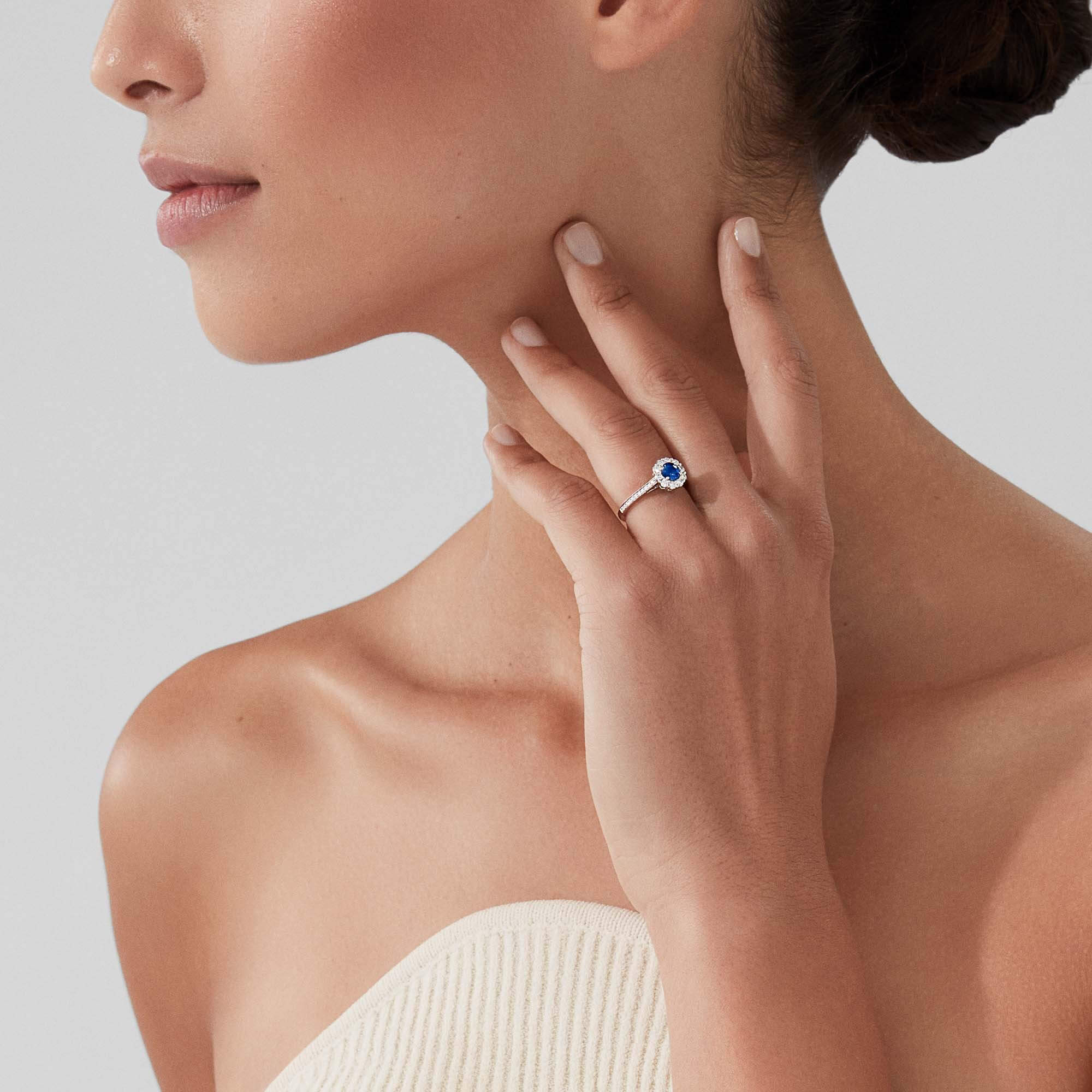 Garrard 1735 Round Sapphire Ring In Platinum With Diamonds