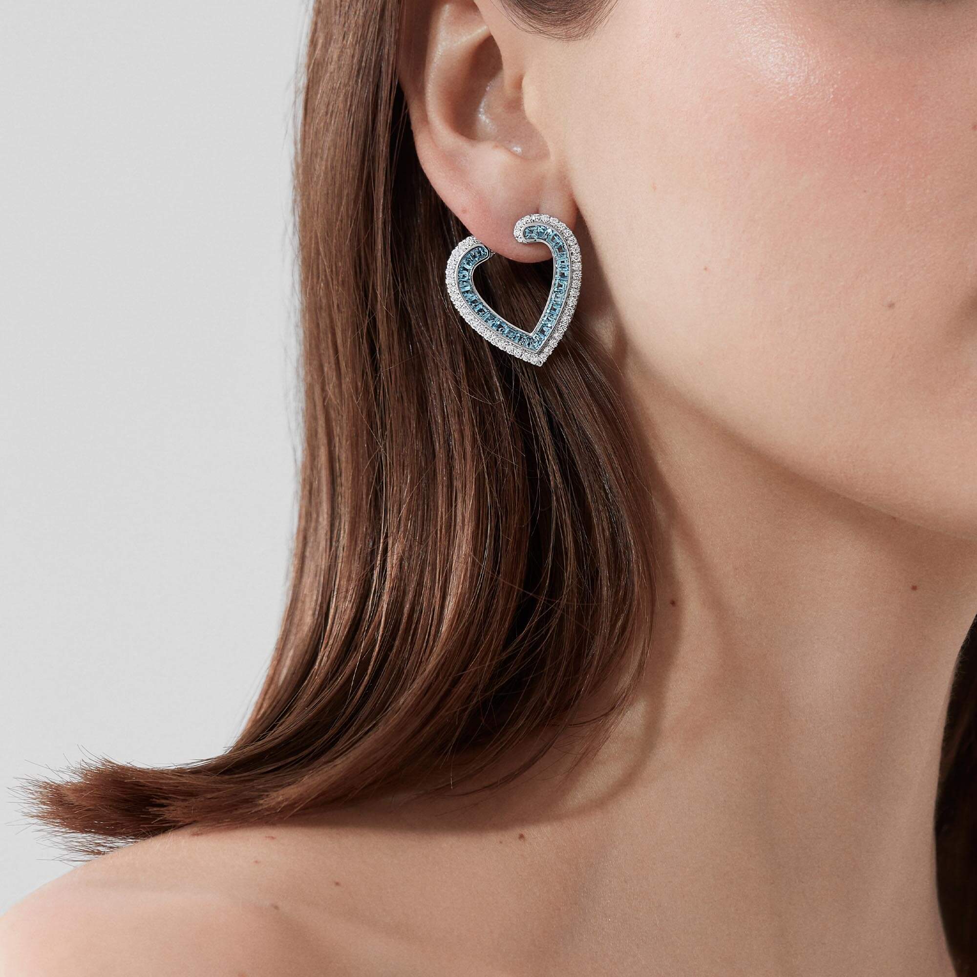Garrard Aloria Calibré Cut Aquamarine Earrings In 18ct White Gold With Diamonds
