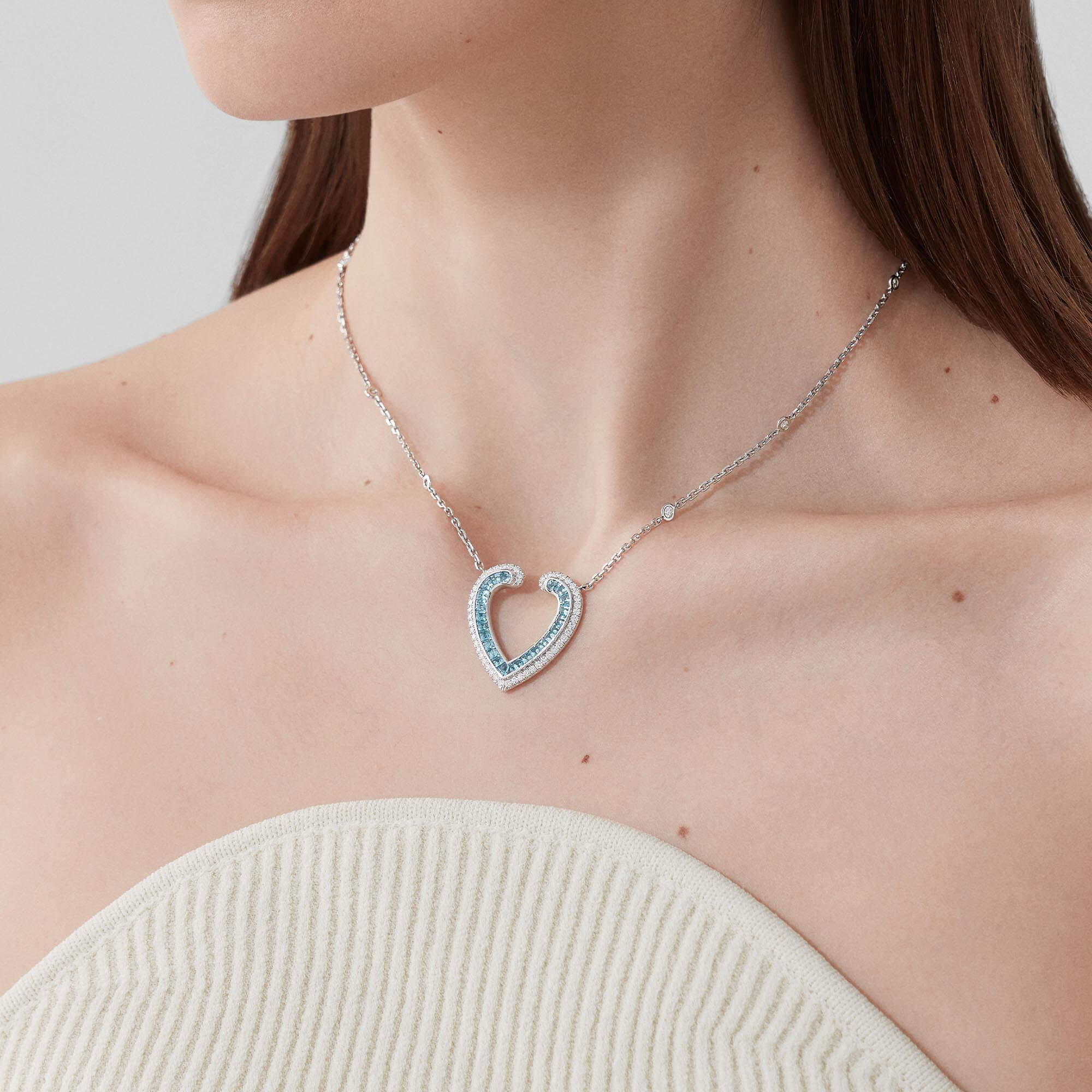 Garrard Aloria Calibré Cut Aquamarine Pendant In 18ct White Gold With Diamonds