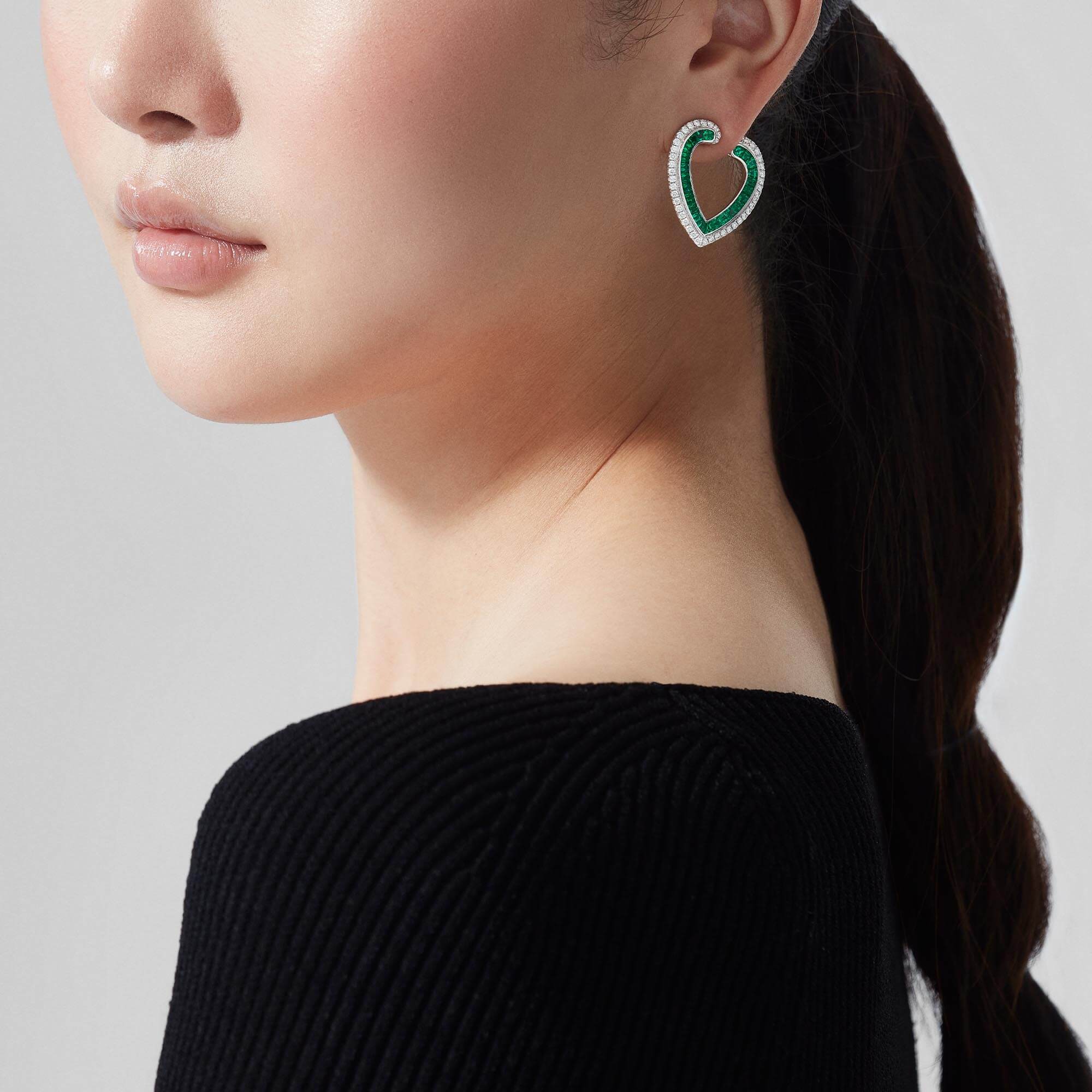 Garrard Aloria Calibré Cut Emerald Earrings In 18ct White Gold With Diamonds
