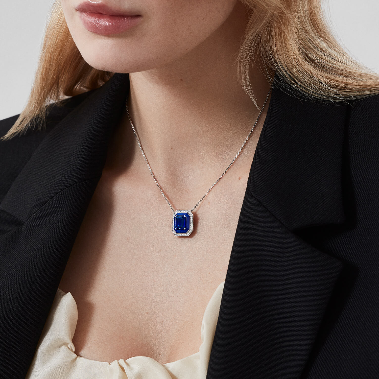 Garrard Jewelled Vault 4.18ct Sapphire Diamond And Lapis Lazuli Pendant In 18ct White Gold