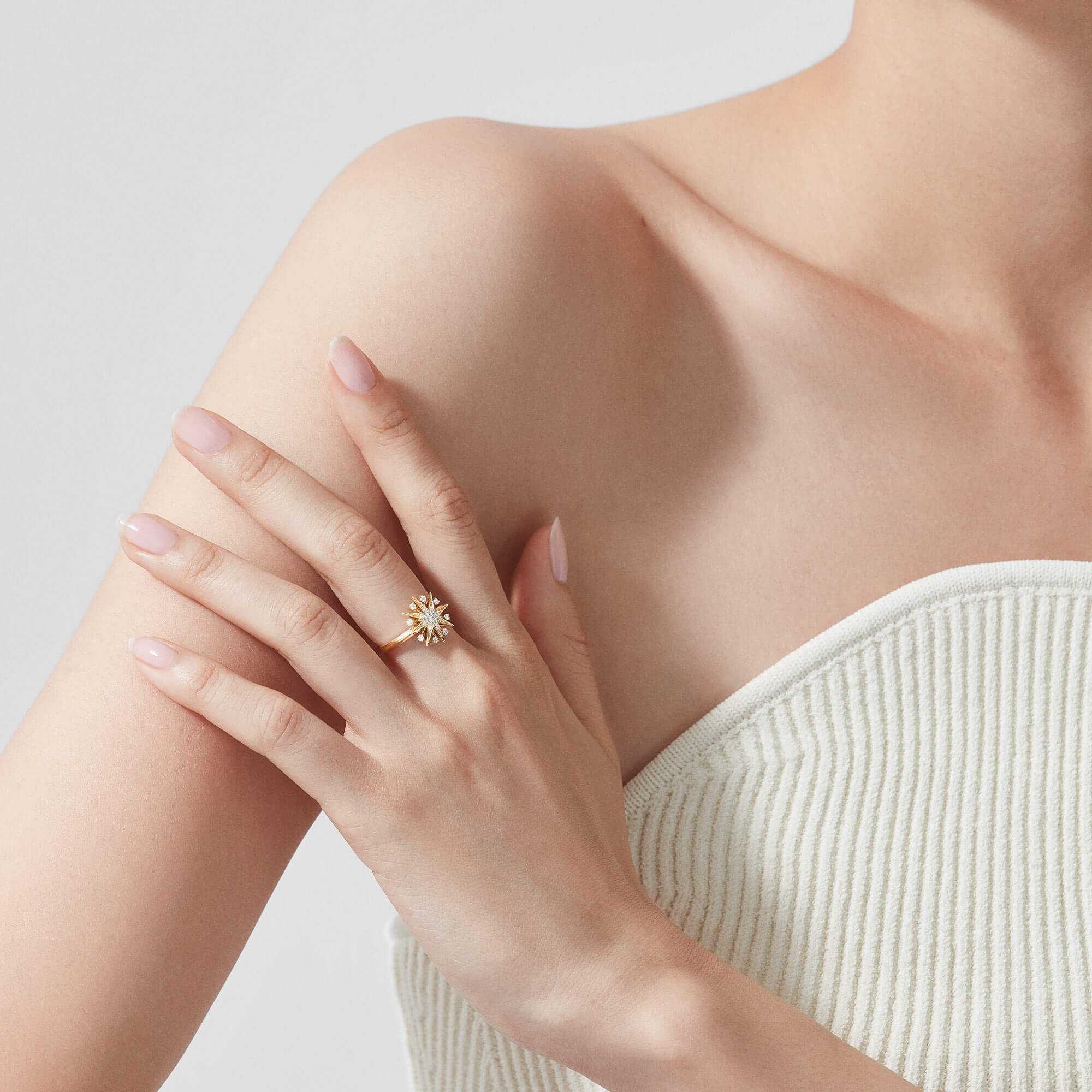 Garrard Starlight Mini Icons Diamond Ring In 18ct Yellow Gold