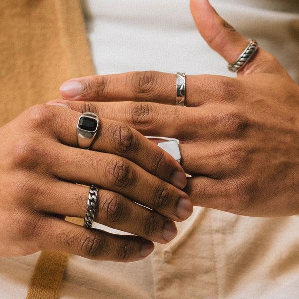 Gasper Emile Onyx Ring Gold