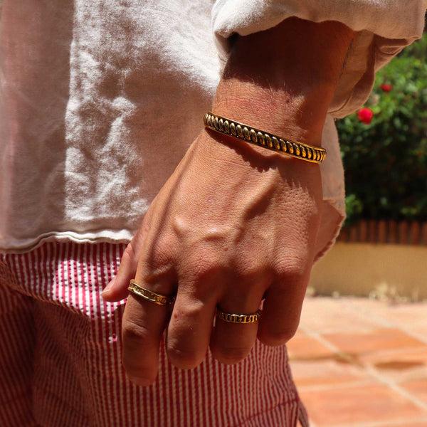 Gasper Hammered Ring Gold