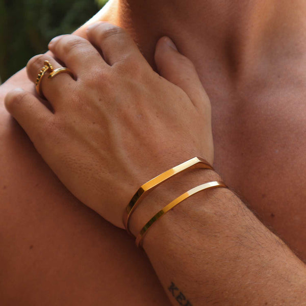 Gasper Minimal Signet Cuff Gold