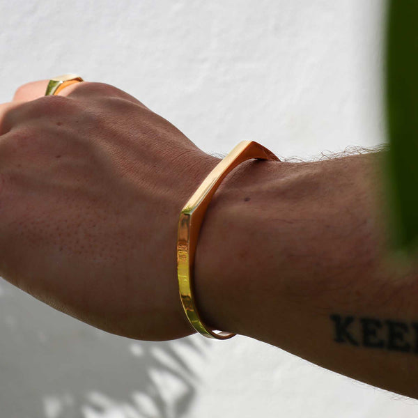 Gasper Minimal Signet Cuff Gold