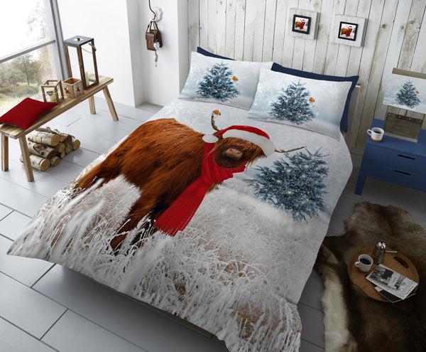 gaveno cavailia Winter Highland Cow Duvet Cover
