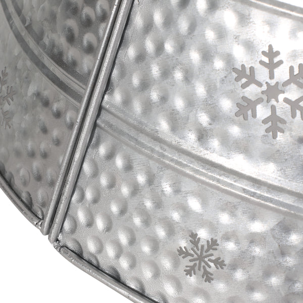 Gdf Studio Clough Metal Christmas Tree Collar Silver