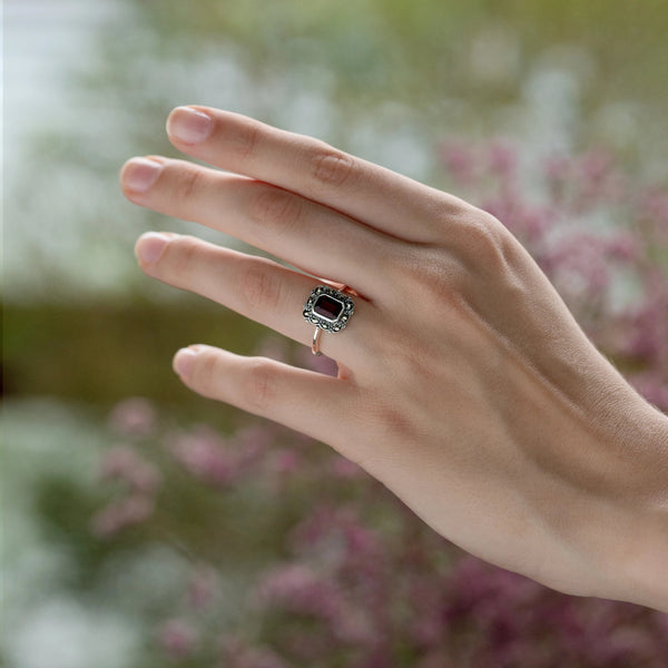 Gemondo Art Nouveau Style Octagon Garnet & Marcasite Border Ring In 925 Sterling Silver
