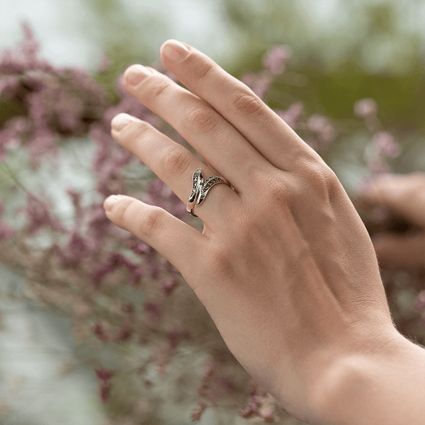Gemondo Art Nouveau Style Round Emerald & Marcasite Snake Ring In 925 Sterling Silver