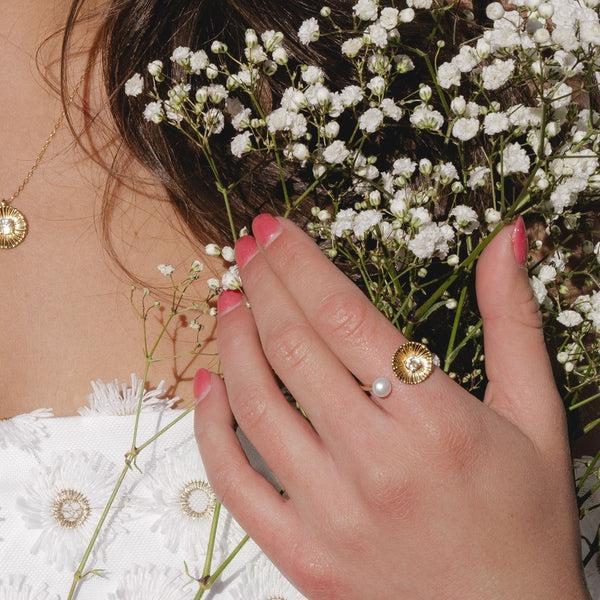 Gemondo Caruso Pearl & White Topaz Floral Open Ring In Yellow Gold Plated Silver