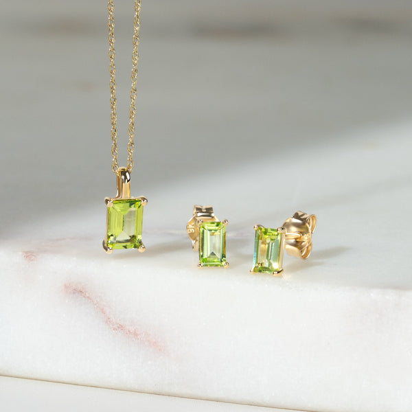 Gemondo Classic Baguette Peridot Pendant In 9ct Yellow Gold