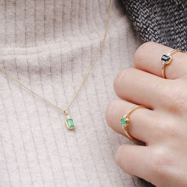 Gemondo Classic Emerald Baguette & Diamond Pendant Necklace In 9ct Yellow Gold