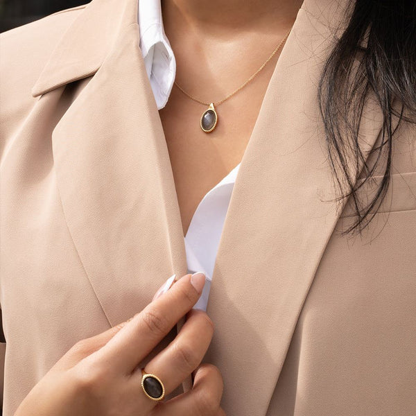 Gemondo Classic Oval Black Moonstone Pendant Necklace In 9ct Yellow Gold