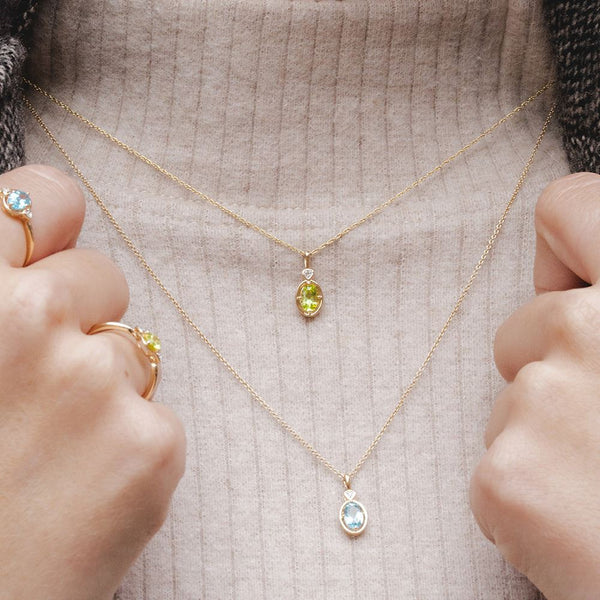 Gemondo Classic Oval Peridot & Diamond Heart Pendant Necklace In 9ct Yellow Gold