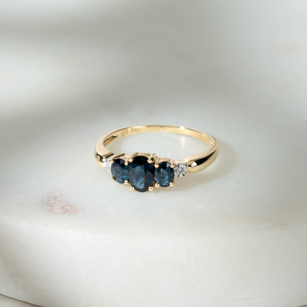 Gemondo Classic Oval Sapphire & Diamond Trilogy Ring In 9ct Yellow Gold