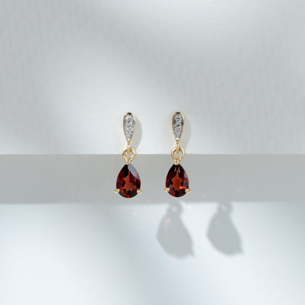 Gemondo Classic Pear 1.00ct Garnet & Diamond Drop Earrings In 9ct Yellow Gold