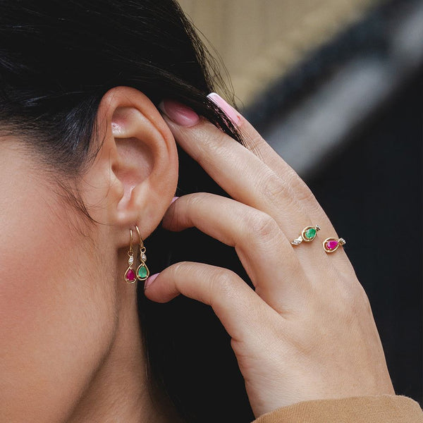 Gemondo Classic Pear Emerald & Diamond Ring In 9ct Yellow Gold