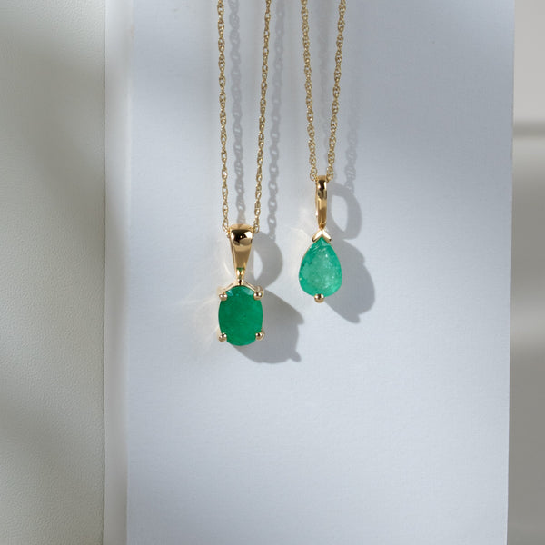 Gemondo Classic Pear Emerald Pendant In 9ct Yellow Gold