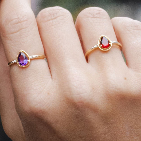 Gemondo Classic Pear Garnet & Diamond Ring In 9ct Yellow Gold