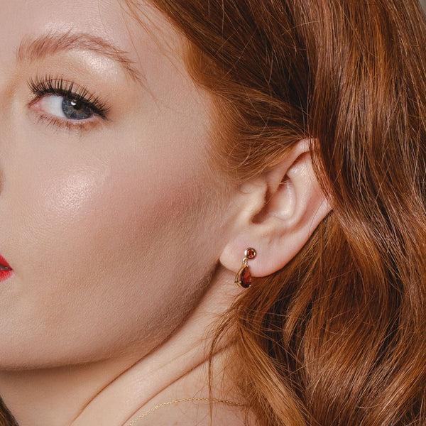 Gemondo Classic Pear Garnet Drop Earrings In 9ct Yellow Gold